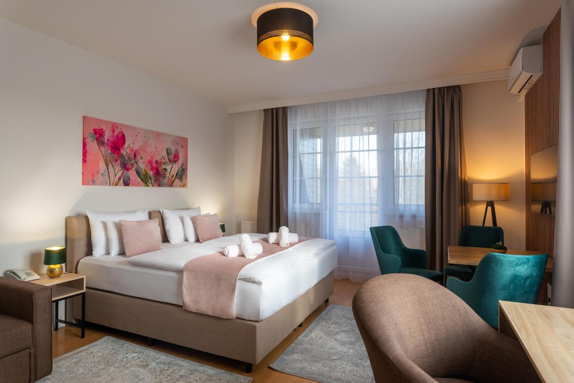 Holdvirag Hotel Sarvar Luaran gambar