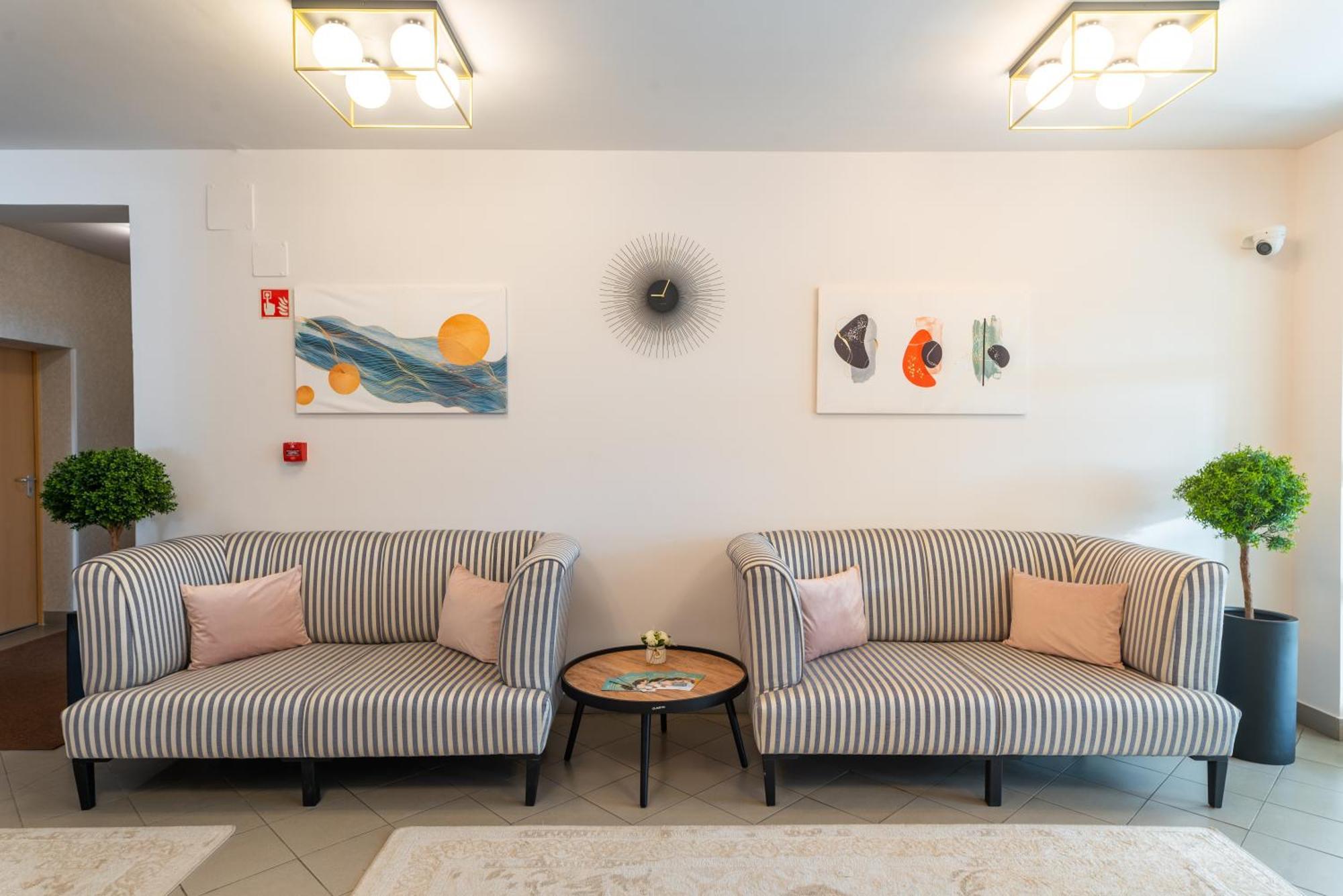 Holdvirag Hotel Sarvar Luaran gambar
