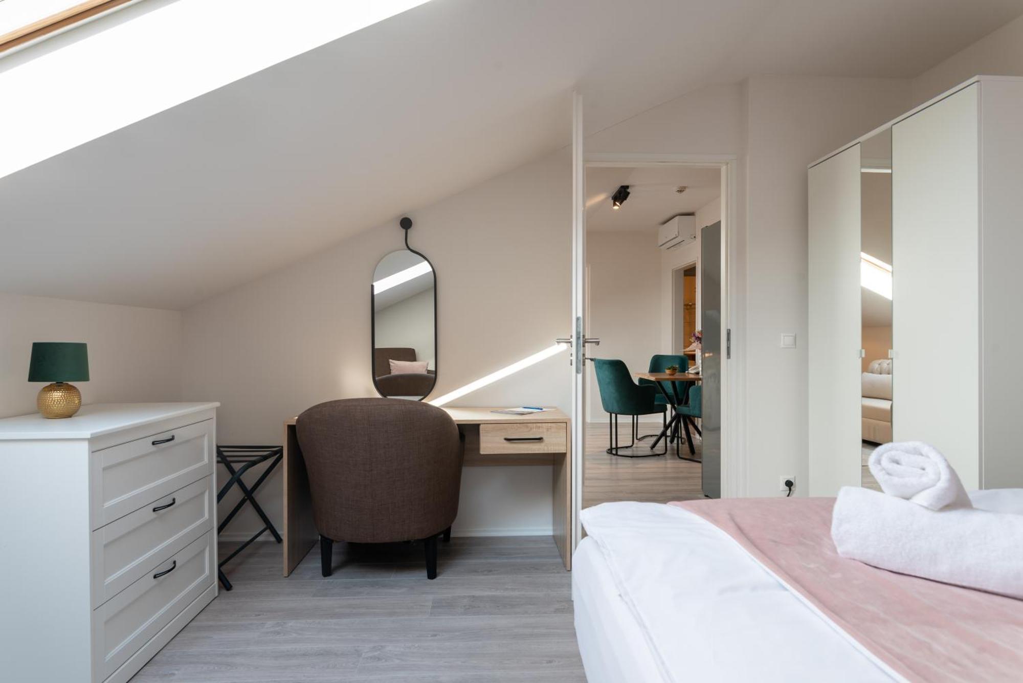 Holdvirag Hotel Sarvar Luaran gambar
