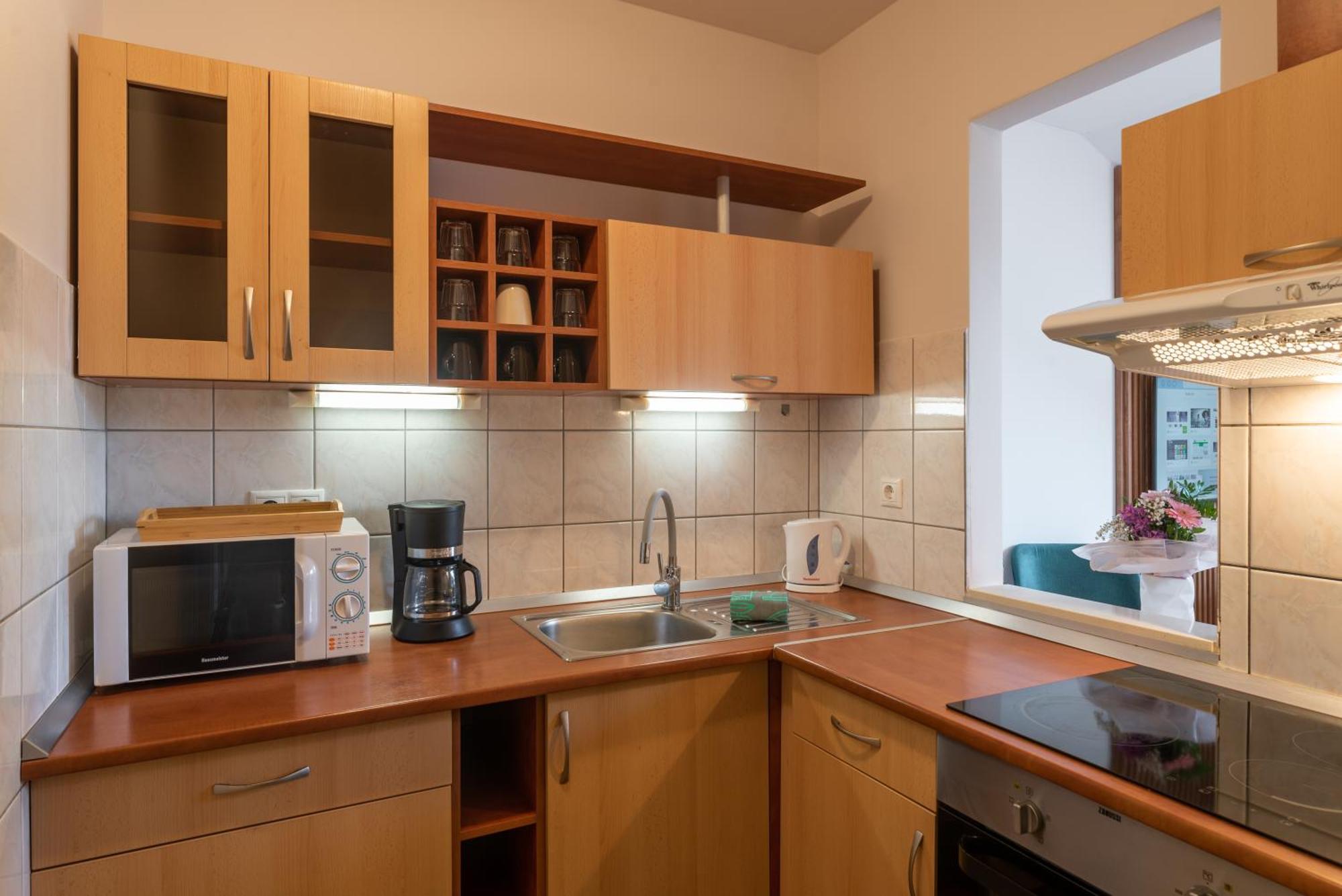 Holdvirag Hotel Sarvar Luaran gambar