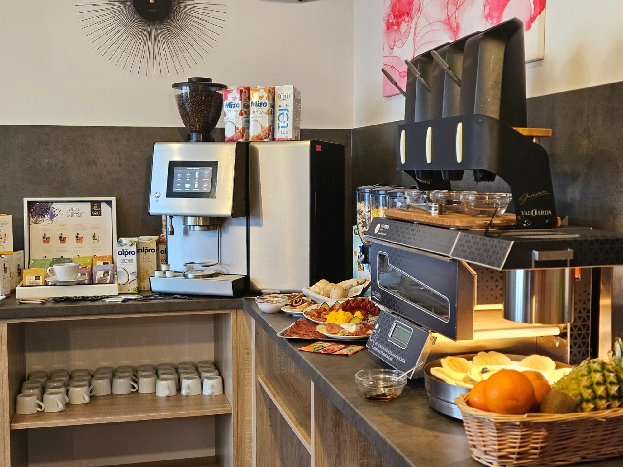 Holdvirag Hotel Sarvar Luaran gambar