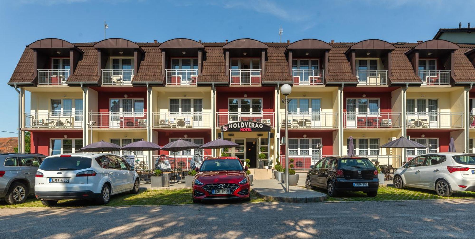Holdvirag Hotel Sarvar Luaran gambar